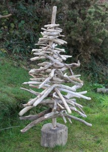 Driftwood Christmas Tree Ideas | Upcycle Art